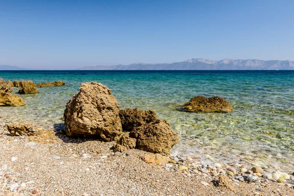 Rock shoal su, deniz seviyesinden yukarıda çıkmış