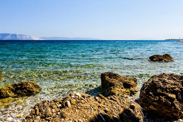 Rock shoal su, deniz seviyesinden yukarıda çıkmış