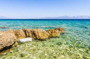 Rock shoal su, deniz seviyesinden yukarıda çıkmış