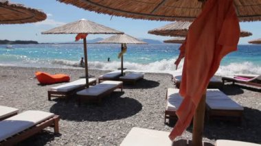 Lüks moda şezlong, şezlong kumlu plaj rahatlatıcı için şemsiye ile 
