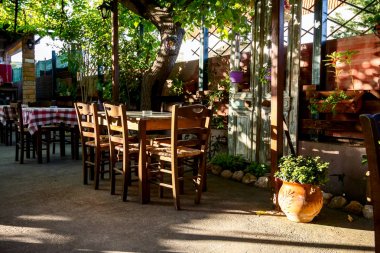 Dış geleneksel lokali restoran sabahın erken saatlerinde 