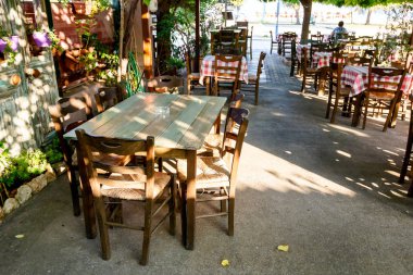 Dış geleneksel lokali restoran sabahın erken saatlerinde 