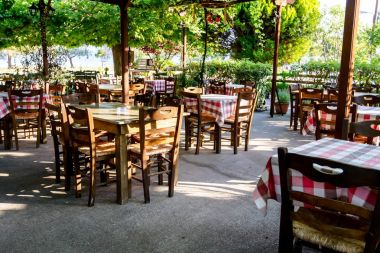 Dış geleneksel lokali restoran sabahın erken saatlerinde 