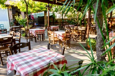 Dış geleneksel lokali restoran sabahın erken saatlerinde 