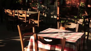 Dış geleneksel lokali restoran sabahın erken saatlerinde 