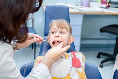 Okul öncesi Çocuk dişçi ofisinde