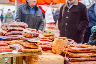 Çeşitli satış füme et durak, semt pazarı