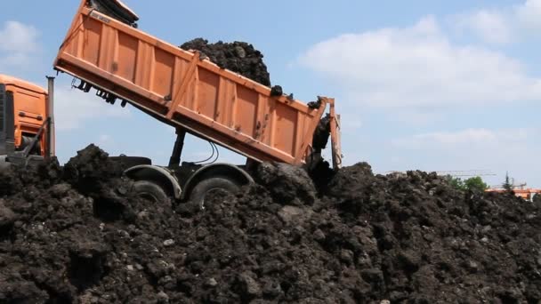 Billenős Lánctalpas Építési Területen Dolgozik Dump Truck Memóriából Talaj Buldózer — Stock videók