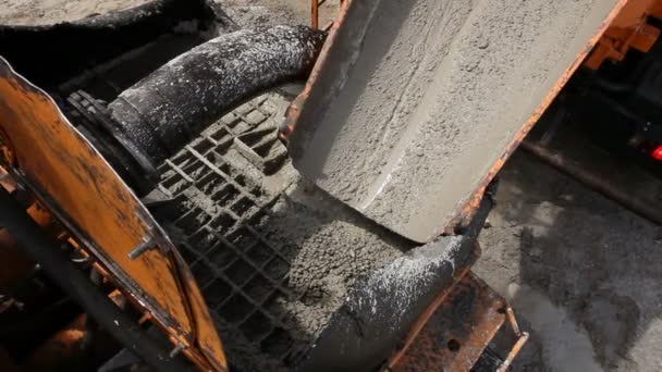 Transport Béton Sur Ascenseur Avec Pompe Détail Sur Décantage Béton — Video