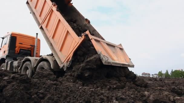 Zrenjanin Vojvodina Serbia May 2015 Dumper Trucks Unloading Soil Sand — Stock Video