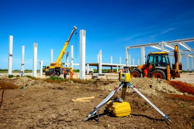 Modern cihaz lazer ile topografik ölçümler yapar, toplam c