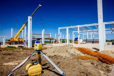 Modern cihaz lazer ile topografik ölçümler yapar, toplam c