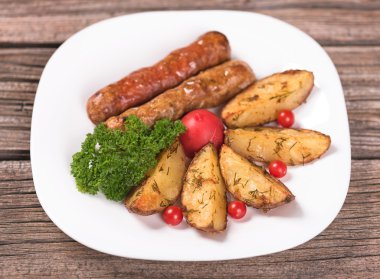 Lezzetli ızgara sosisler