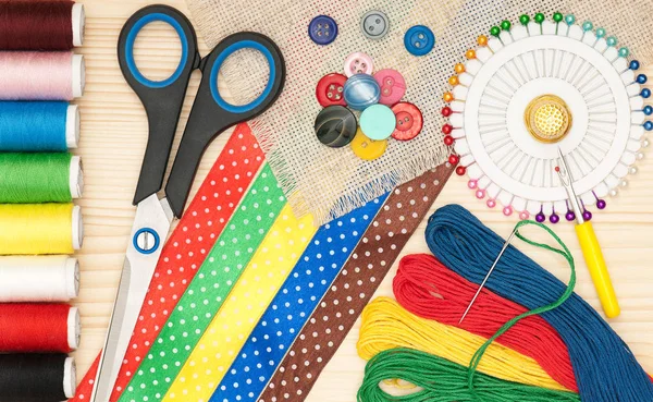 Colorful sewing accessories — Stock Photo, Image