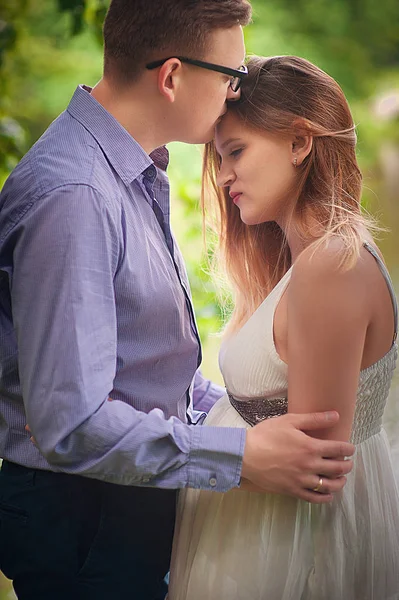 Handsome Man His Beautiful Pregnant Wife Hugging Smiling Walk Park — Stock Photo, Image