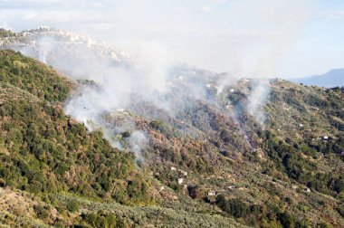 İtalya dağlarda ateş