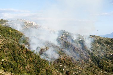 İtalya dağlarda ateş