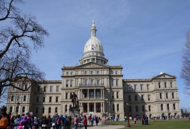 Lansing capitol Önden Görünüm Paskalya bunny çizgi ile