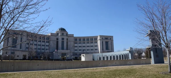 Michigan Vietnam Memorial en Paleis van Justitie — Stockfoto
