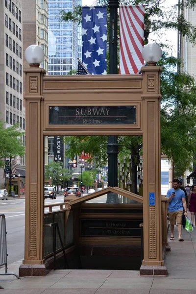 Entrada de metro en Chicago — Foto de Stock