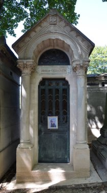 Gustave Caillebotte ilan Pere Lachaise mezarlığında, Paris