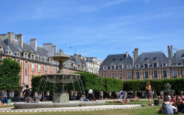 Place des Vosges, Paris