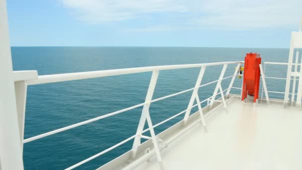 Barco de ferry cubierta en el mar — Vídeos de Stock