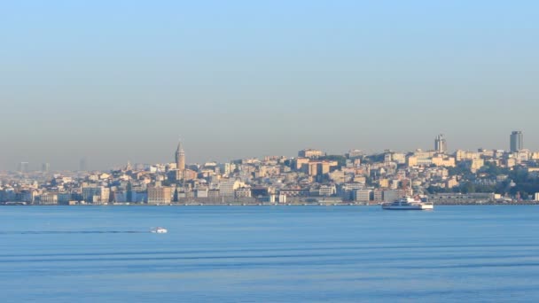 Εντυπωσιακή Θέα Στην Κωνσταντινούπολη Από Βόσπορο Την Αυγή — Αρχείο Βίντεο