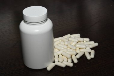 Kavanozlu ilaç ya da vitamin kapsülleri