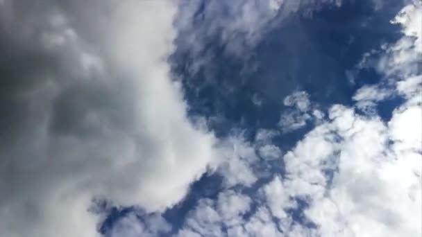 Nubes cielo azul naturaleza día — Vídeo de stock