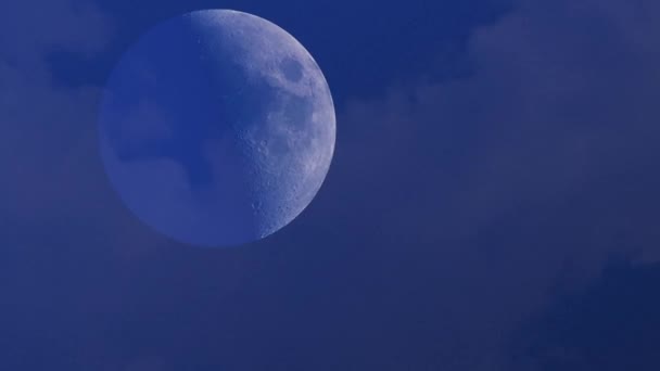 Lune zoom nuages ciel — Video