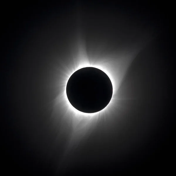 Wiatr Słoneczny Corona Podczas Całkowitego Zaćmienia Słońca — Zdjęcie stockowe