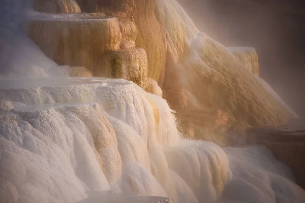 Detail view of canary spring of Mammoth hot spring in west Yellowstone — Stock Photo, Image