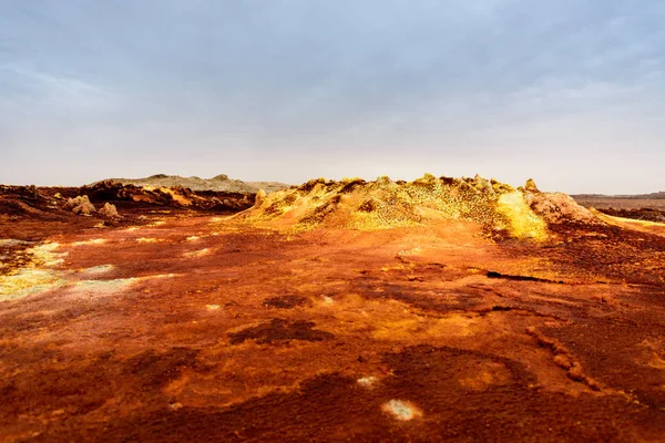Sulfure pouring out at the surface of the Dallol — Stock Photo, Image