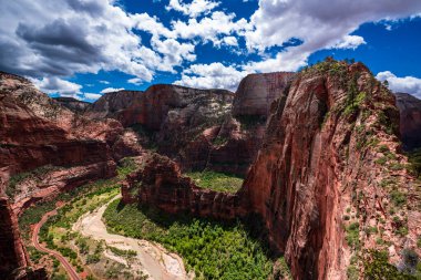 Zion 'a melek inişi dar yol
