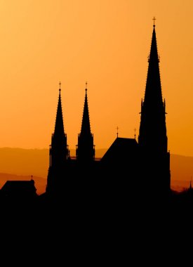 Kostel v Olomouci pri vychodu slunce