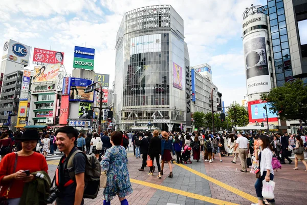 Shinjuku - Tokio - Japonia - 07 października 2016: Cr dla pieszych Zebra — Zdjęcie stockowe