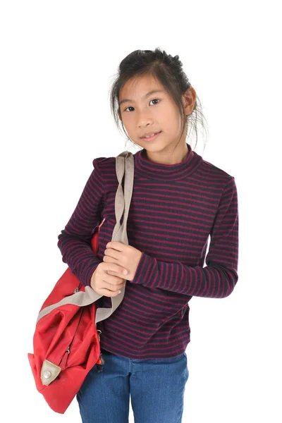 Chica asiática sosteniendo bolsa roja sobre fondo blanco — Foto de Stock