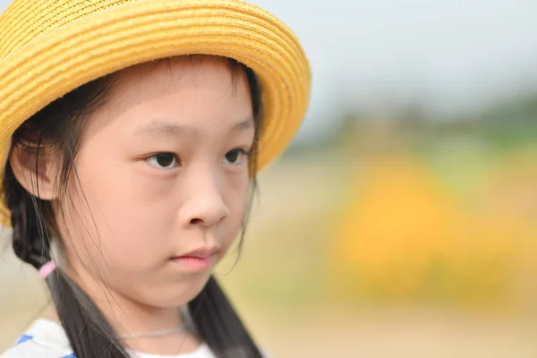 Closeup smiling little girl, Outdoor potrait — Stock Photo, Image