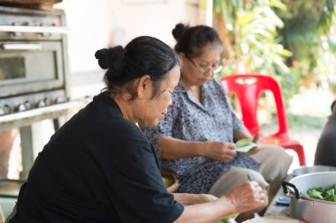 Prachubkirikhan, Tayland - 26 Ocak 2017: Taylandlı kadın kıdemli m