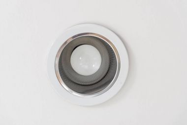 Toz tavan boşaltmak ile Led ışık kirli