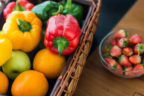 Chilli peppers and vegetables in basket, healthy food concept. — Stock Photo, Image