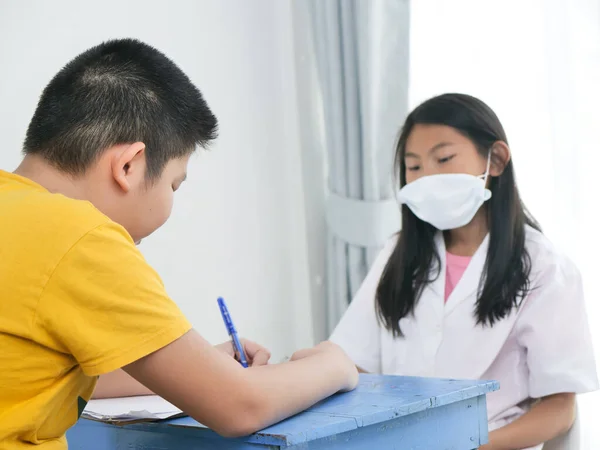 Asian Children Playing Doctor Home Girl Doctor Checking Her Patient — Stock Photo, Image