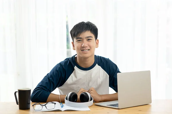 Asian Teenager Using Laptop Home Schooling Concept Corona Virus — Stock Photo, Image