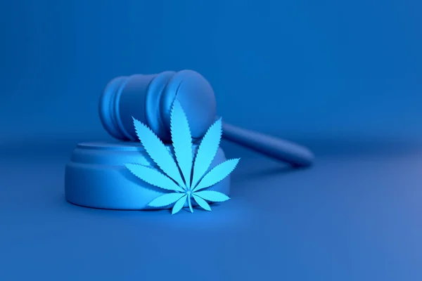 Une feuille de cannabis se trouve à côté du marteau du juge, le concept de légalisation ou d'interdiction de la marijuana, un fond bleu abstrait, teinté . Photos De Stock Libres De Droits
