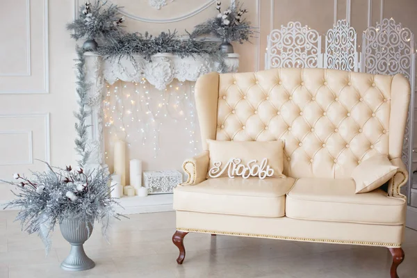 Word Love Beige Leather Sofa Bright Room Fireplace Garland Lights — 스톡 사진