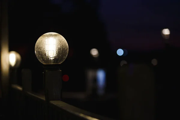 Luz Calle Con Fondo Borroso Linterna Retro Cerca Por Noche —  Fotos de Stock