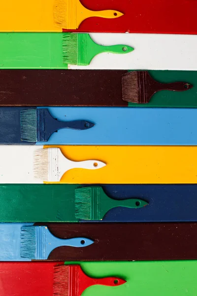 Sfondo Multicolore Tavole Legno Dipinte Con Vernice Con Pennelli Incollati — Foto Stock