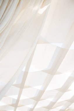 El Gouna Mısır 'da Beyaz Şeffaf Perdeler ve Gölge Yelkenlisi