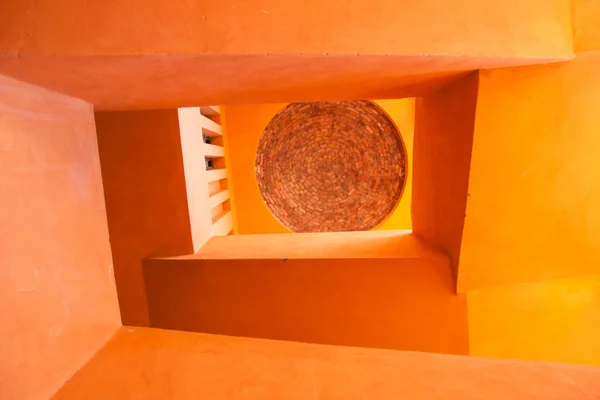 Fényes Narancs Falak Mennyezet Lépcsőházban Gouna Egyiptom — Stock Fotó